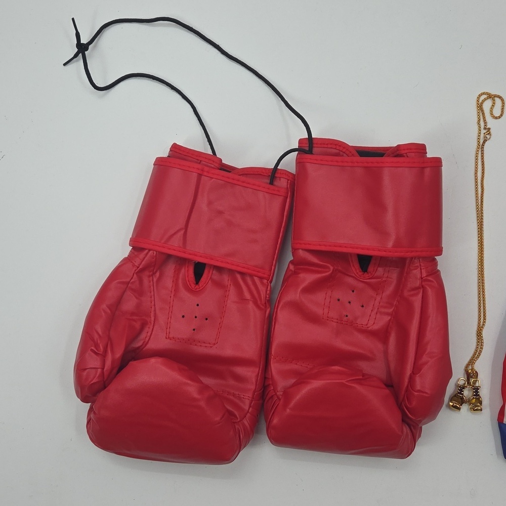 Rocky Red and White Boxing Set with Accesories - Picture 12 of 16